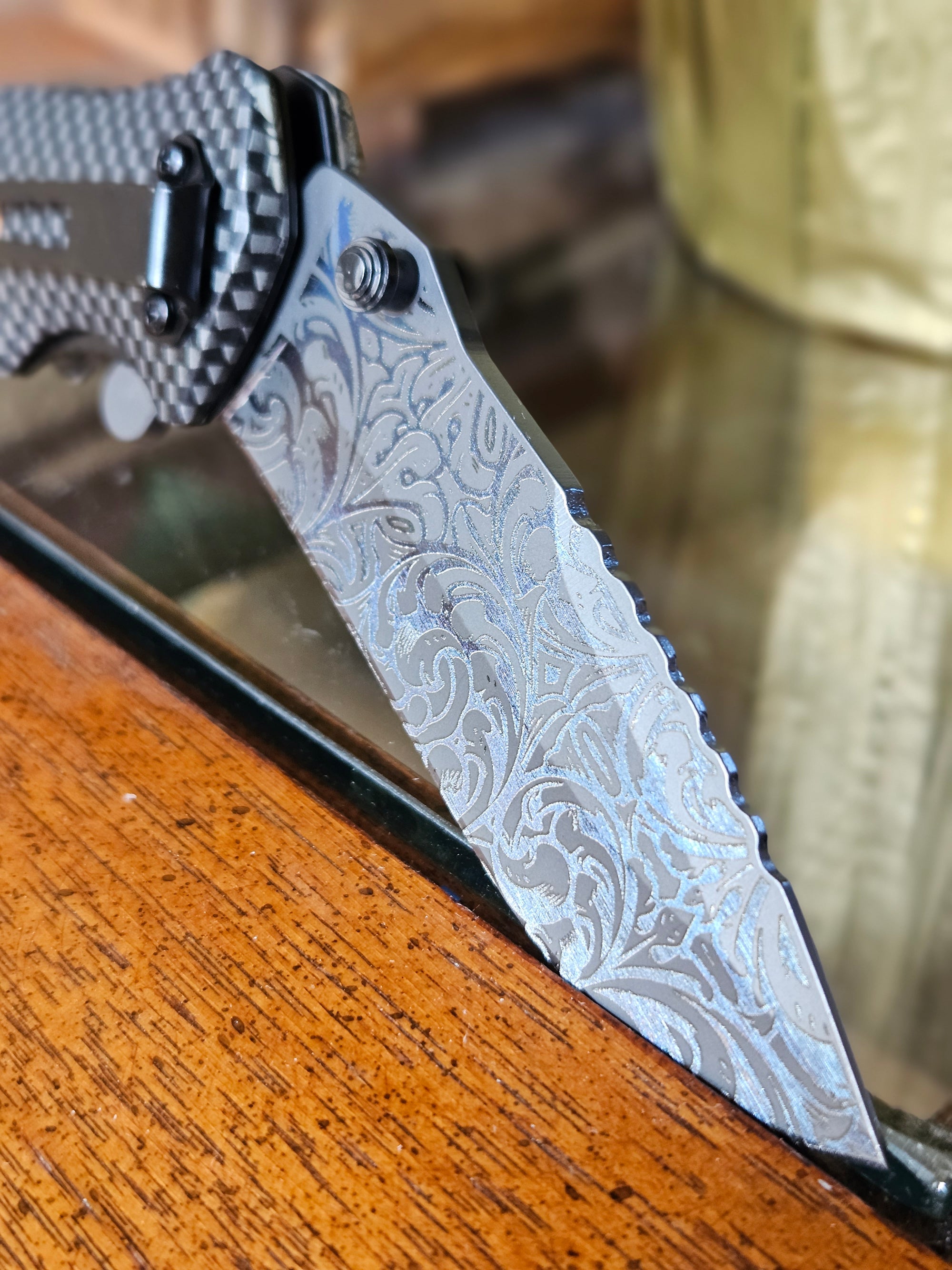 Assisted Open Knife